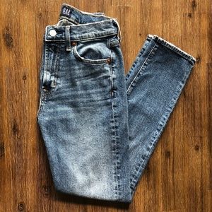 Gap - Mid Rise Girlfriend Jeans